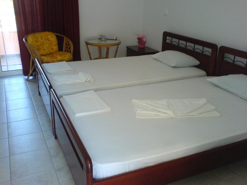 Hotel Fotini Митикас Стая снимка