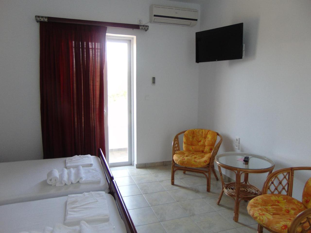 Hotel Fotini Митикас Екстериор снимка